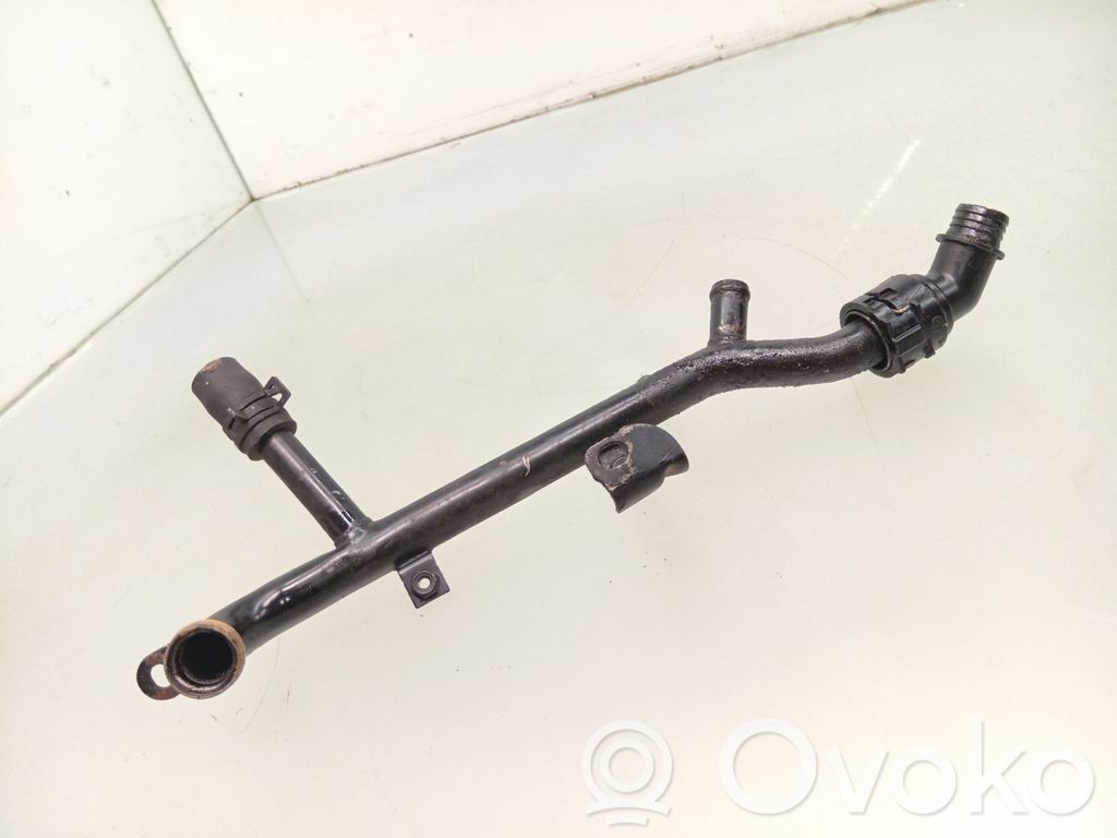 Audi A4 S4 B6 8E 8H Przewód / Wąż chłodnicy 
