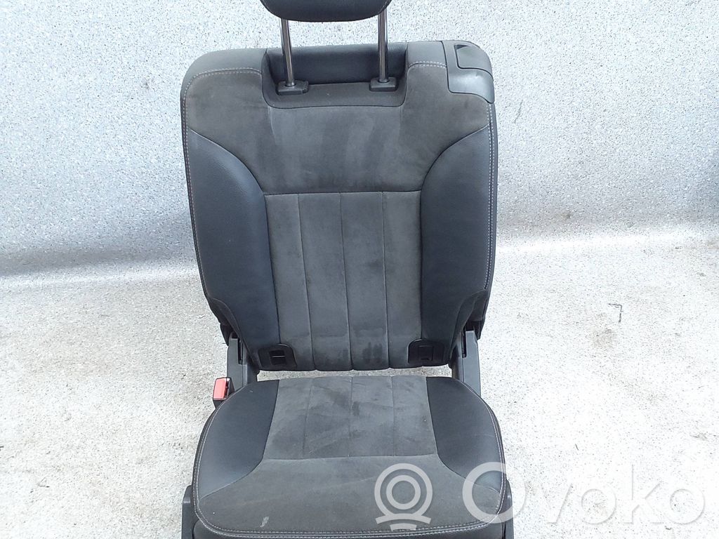 Mercedes-Benz R W251 Trešā sēdekļu rinda