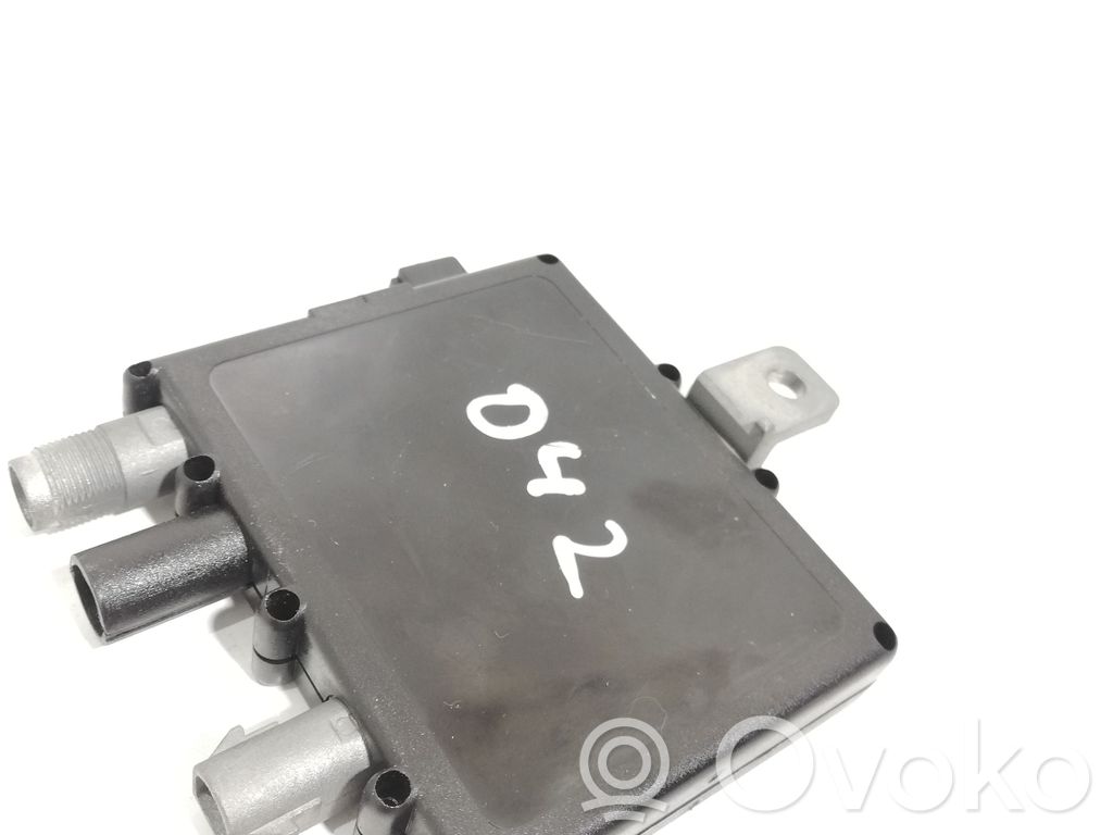 BMW 3 E46 Antenos stiprintuvas 