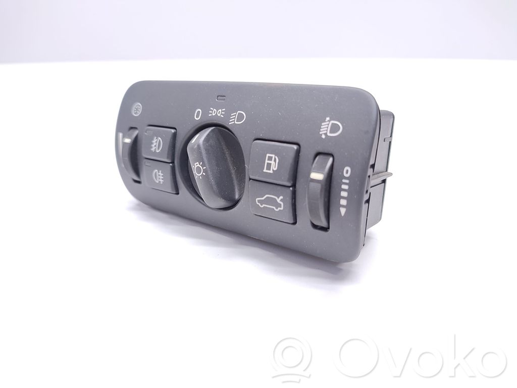Light switch   30739415,04066302