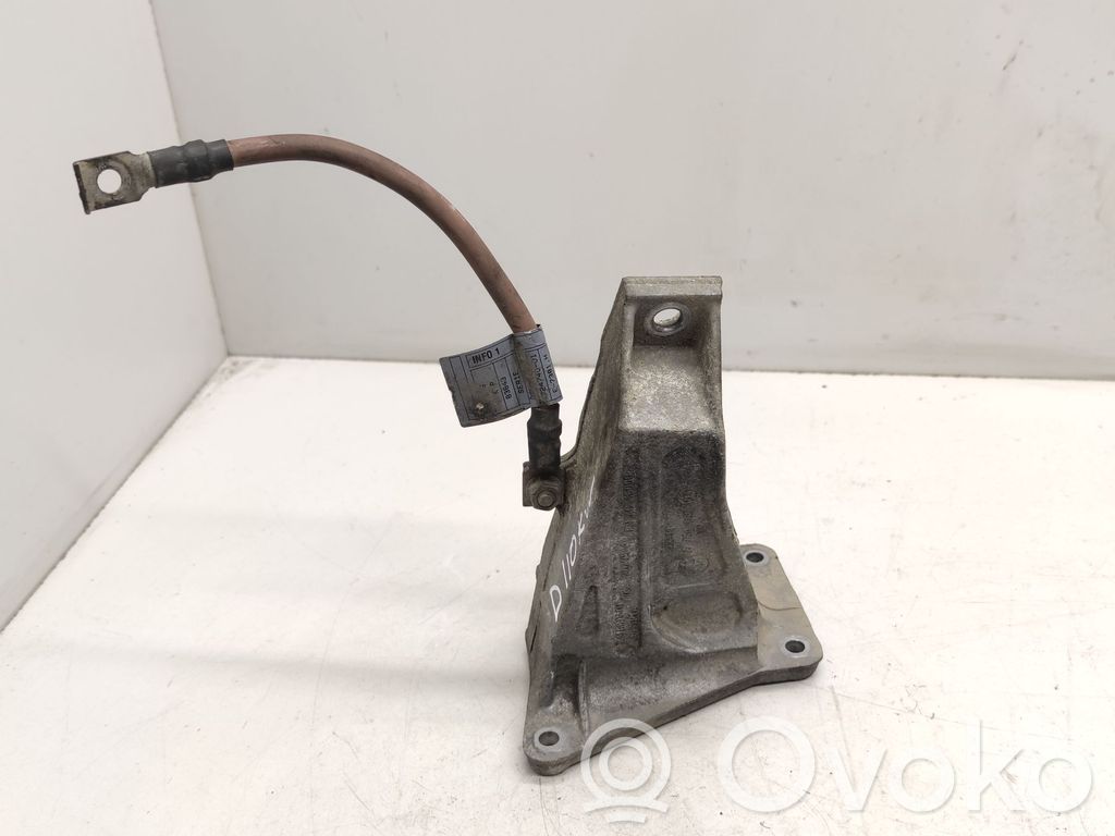 BMW 3 E46 Engine mounting bracket 