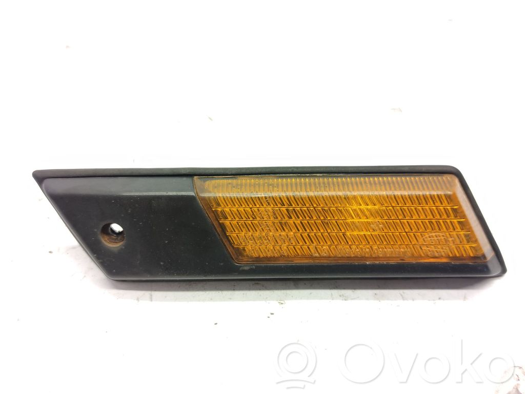 BMW 3 E30 Front fender indicator light 