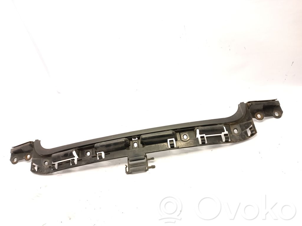 BMW 1 E81 E87 Takapuskurin kannake 