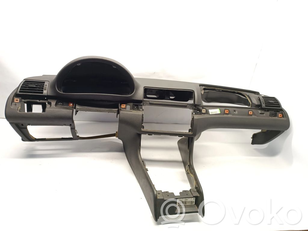 BMW 3 E46 Dashboard 