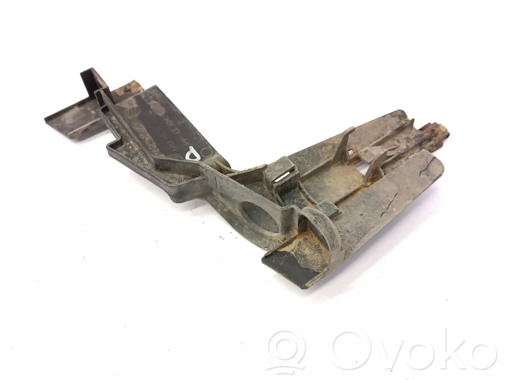 BMW 3 E46 Headlight/headlamp mounting bracket 