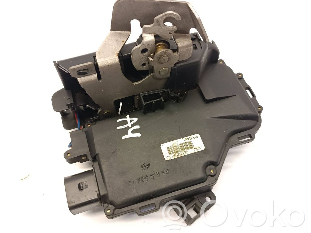 Audi A4 S4 B6 8E 8H Zamek drzwi tylnych 
