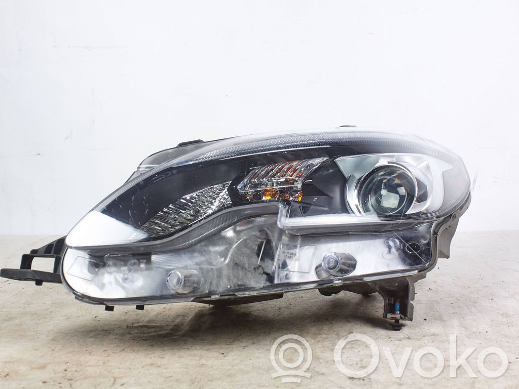 Peugeot 2008 I Lampa przednia 