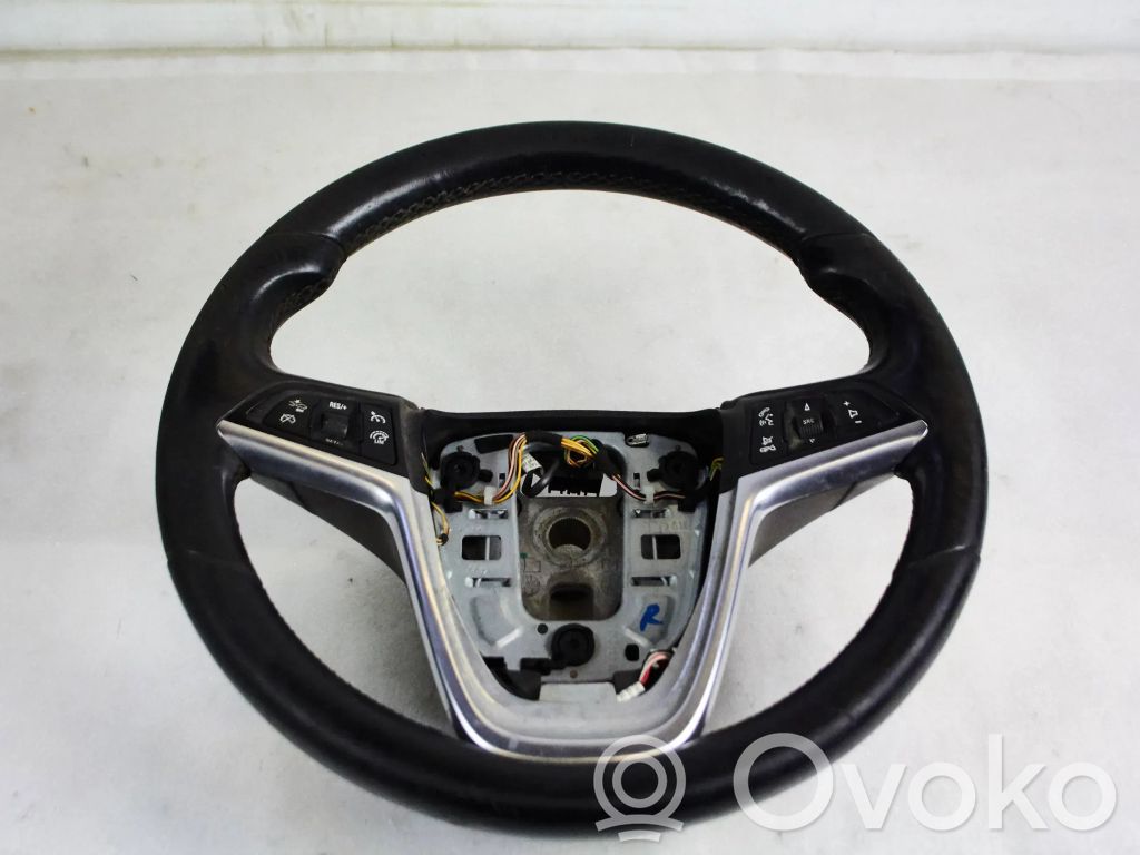 Opel Astra J Ohjauspyörä 