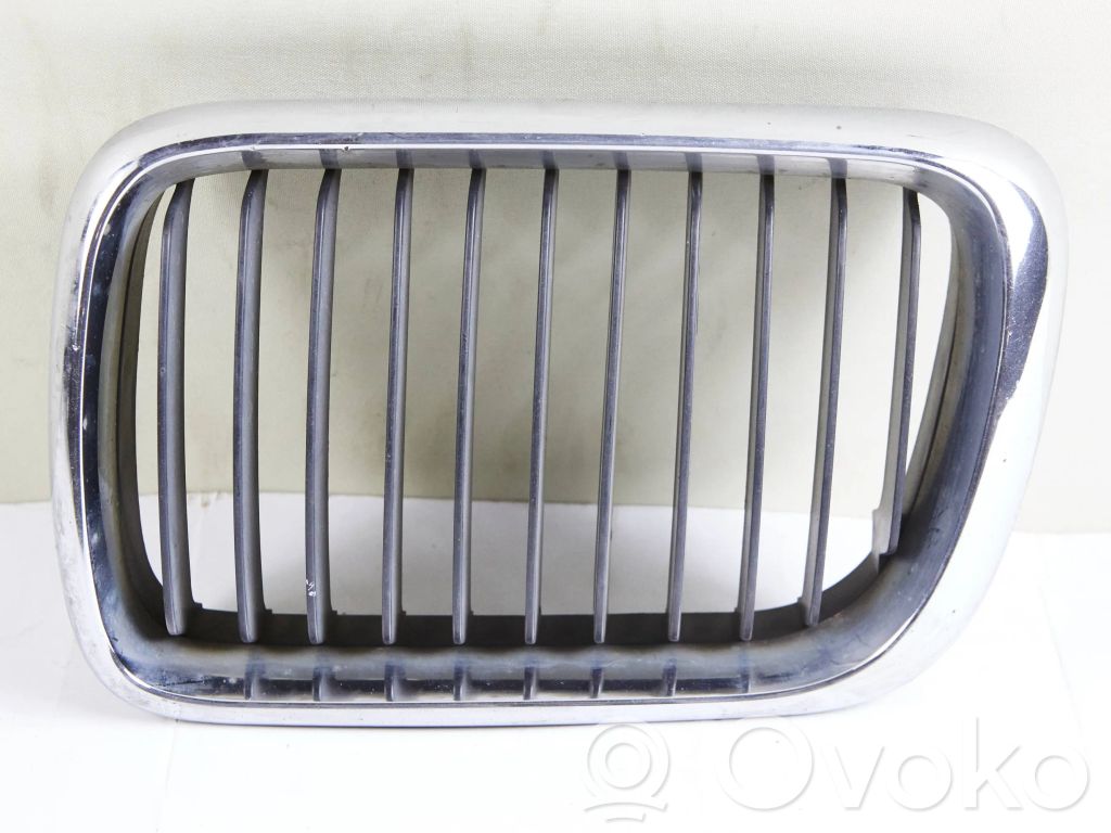 BMW 3 E36 Front bumper upper radiator grill 