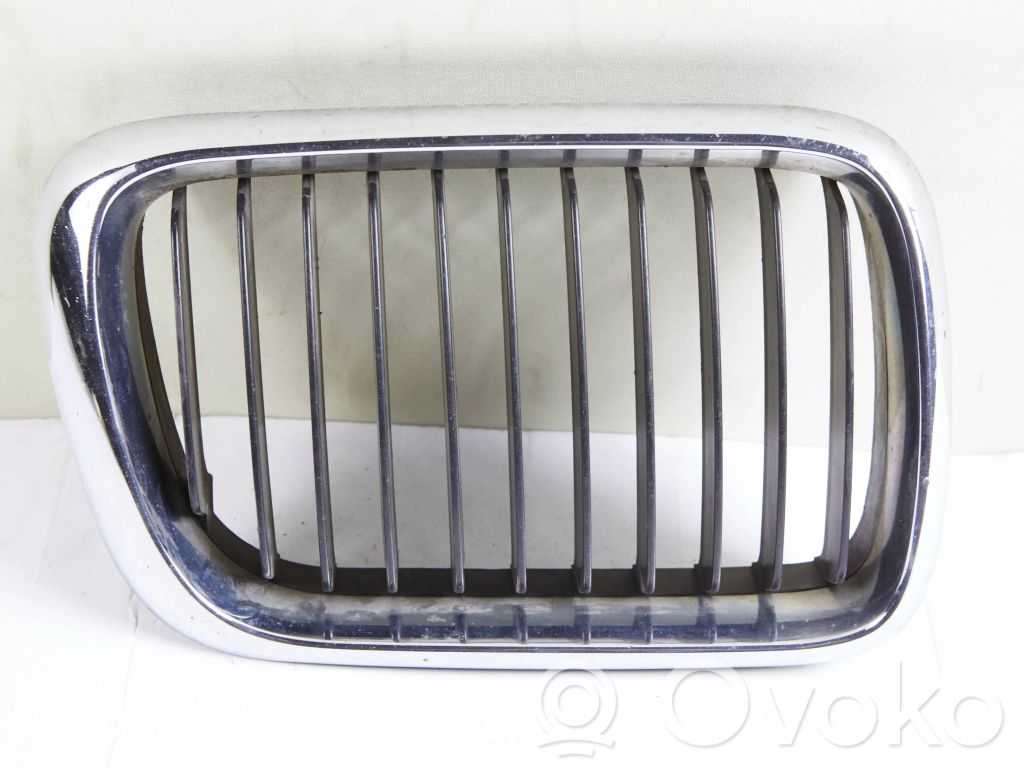 BMW 3 E36 Front bumper upper radiator grill 