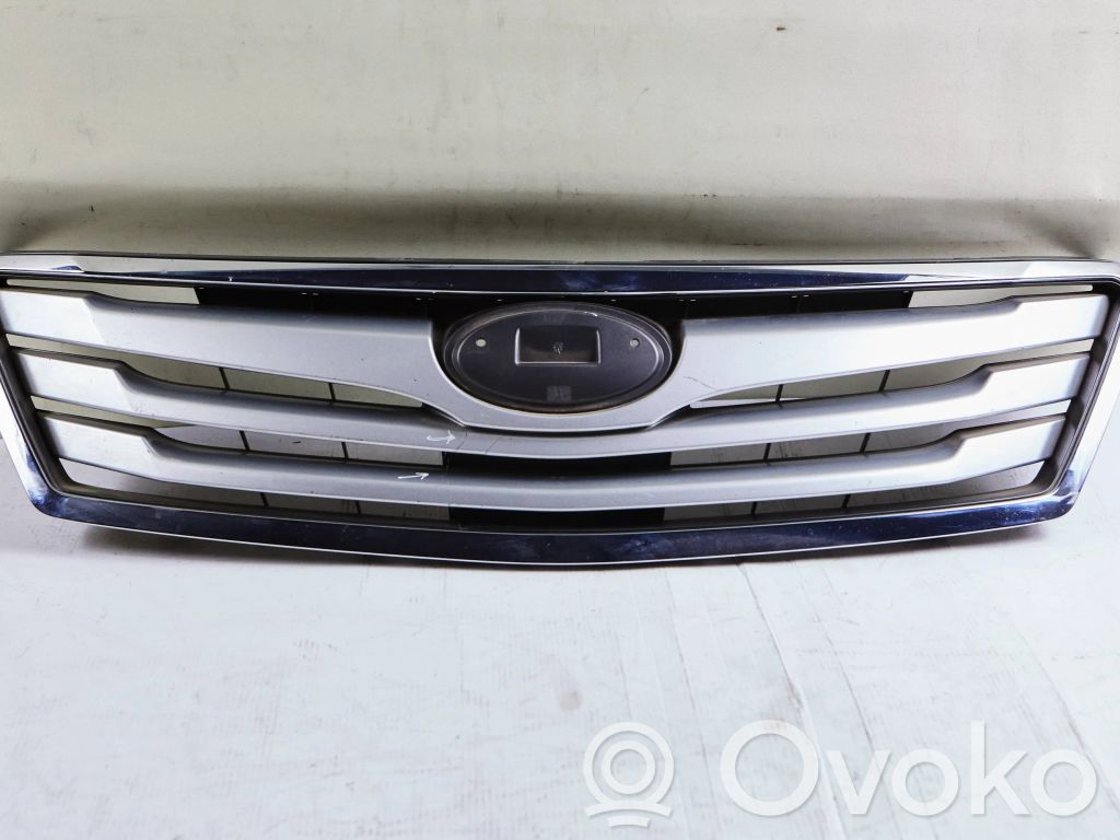 Subaru Legacy Front bumper upper radiator grill 