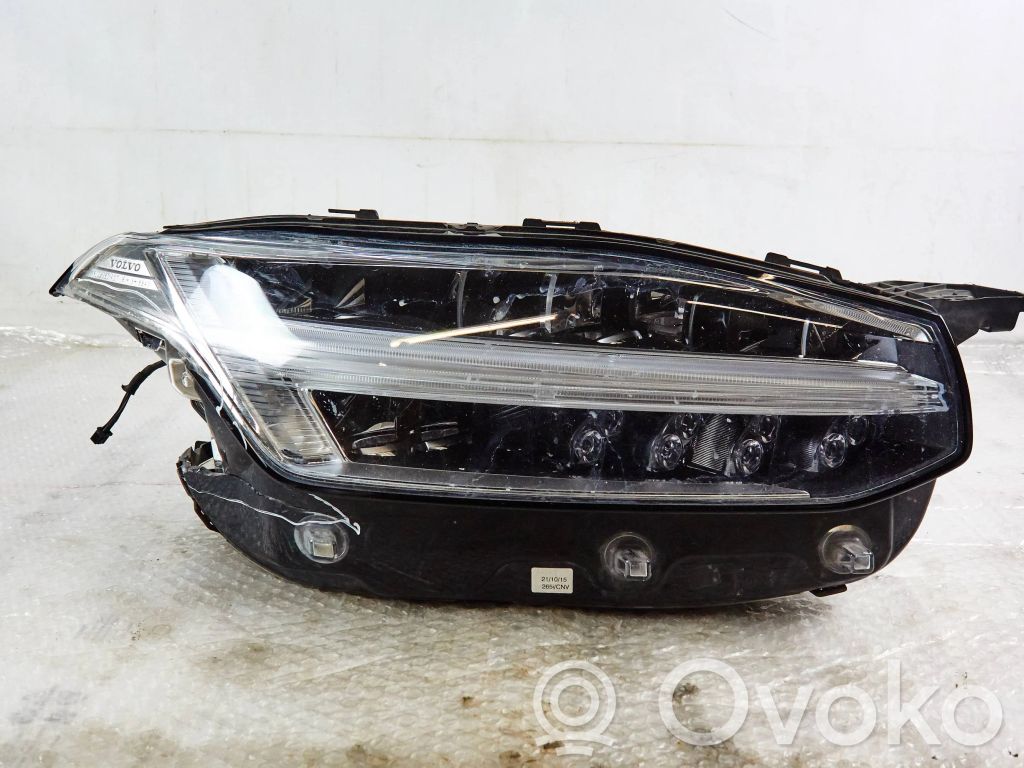 Volvo XC90 Scheinwerfer 