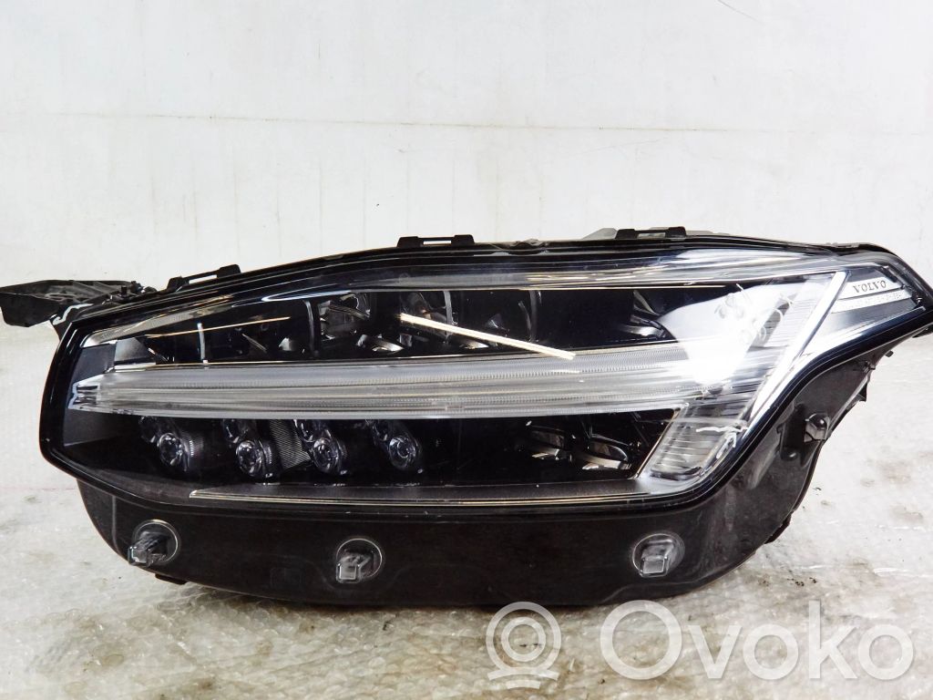 Volvo XC90 Scheinwerfer 