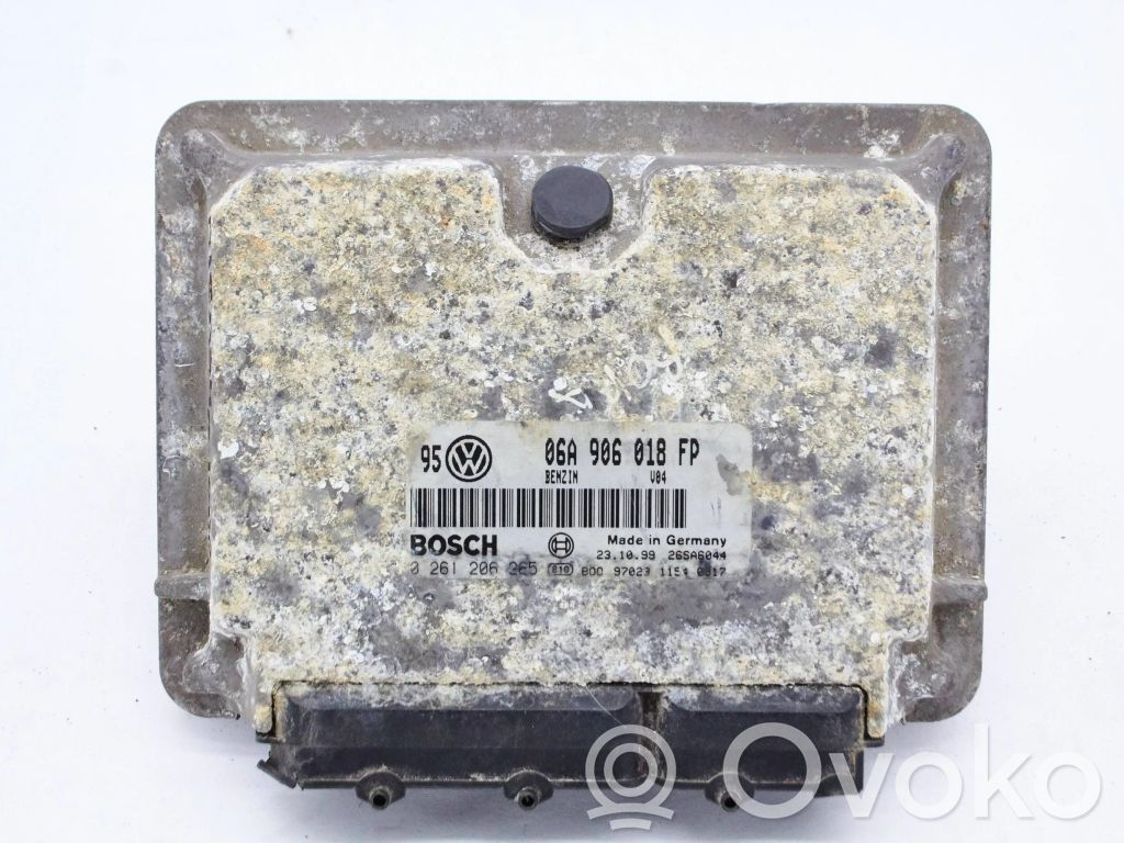 Volkswagen Golf IV Engine control unit/module 