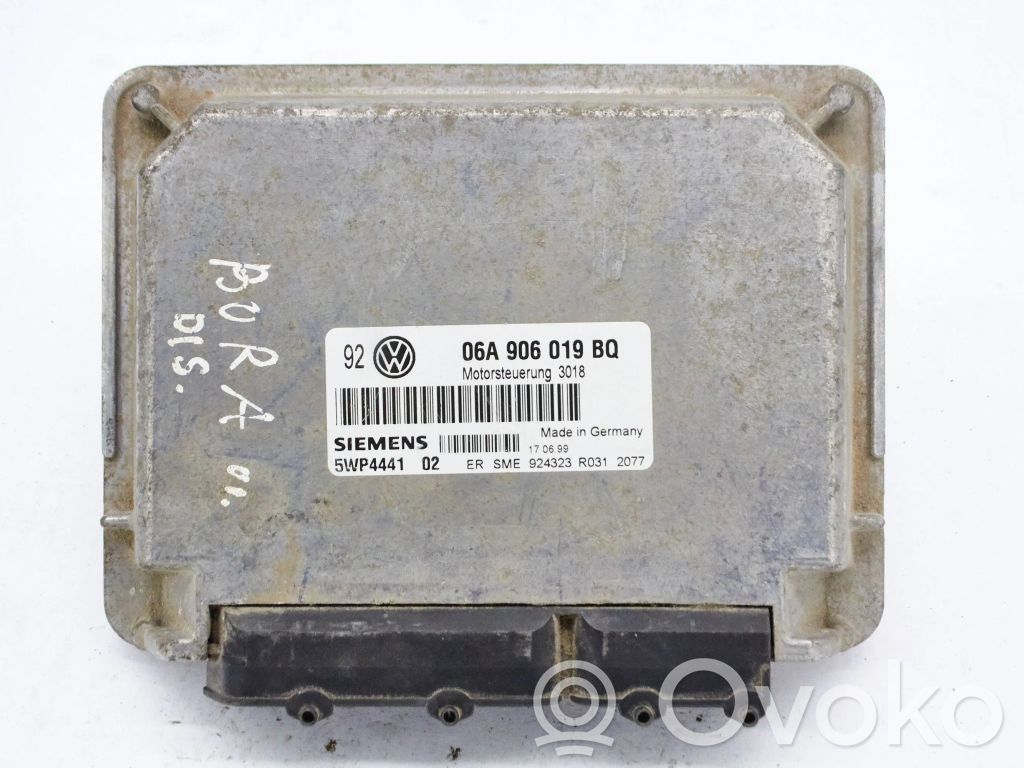 Volkswagen Bora Engine control unit/module 