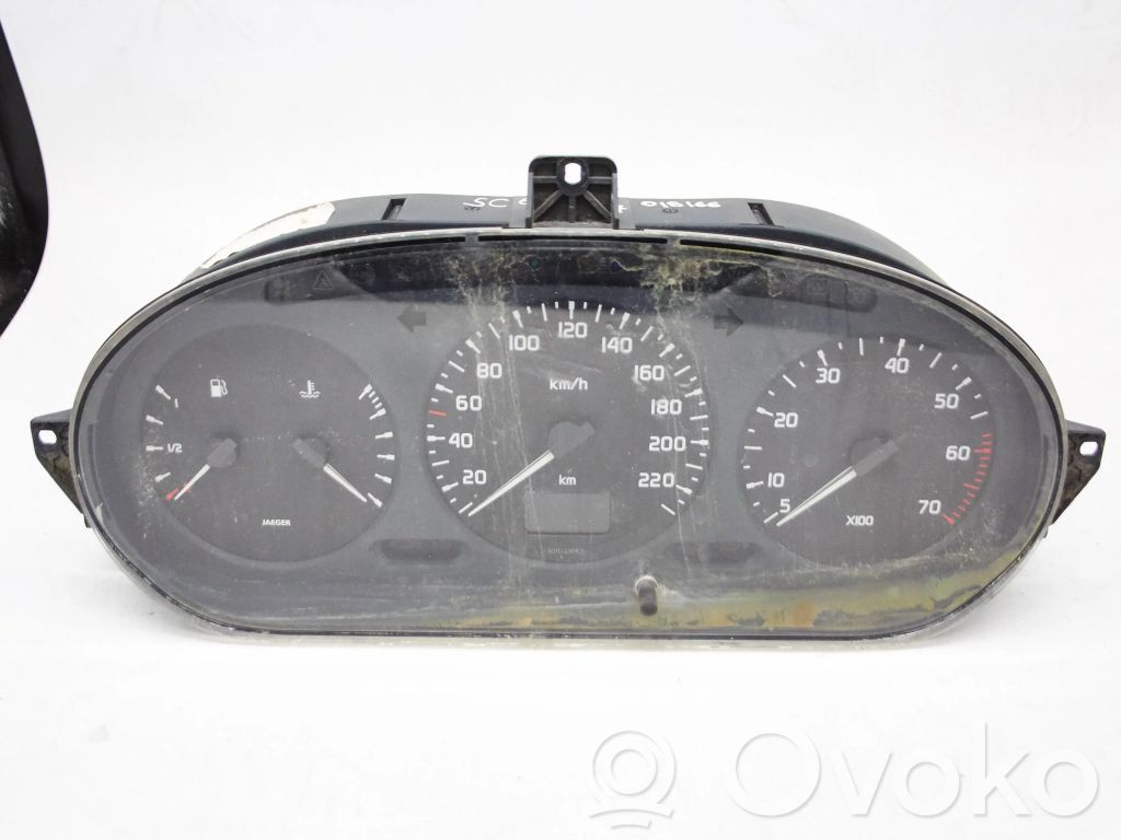 Renault Megane I Geschwindigkeitsmesser Cockpit 