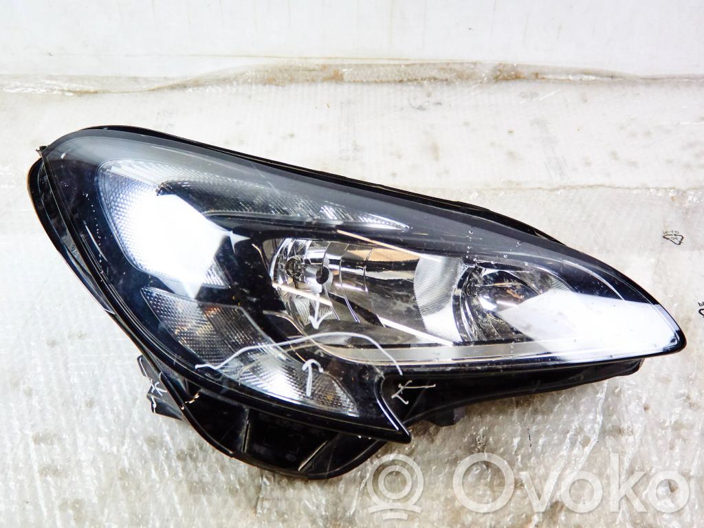 Opel Corsa E Headlight/headlamp 