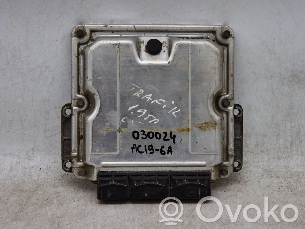 Renault Trafic II (X83) Engine control unit/module 