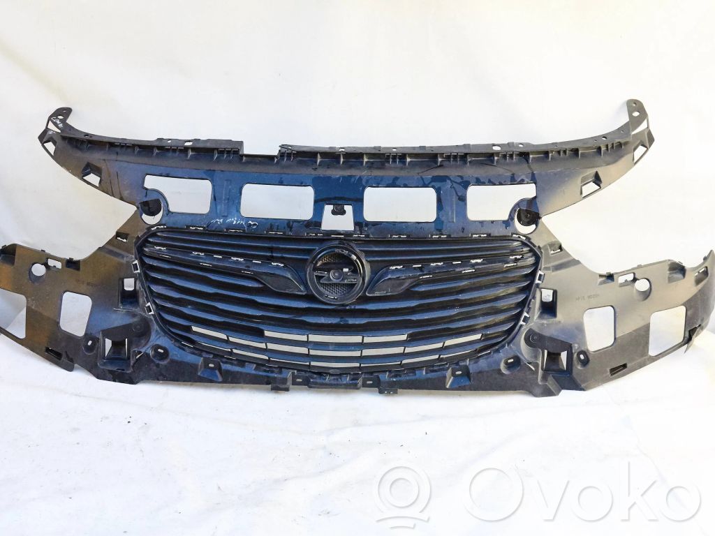 Opel Combo E Priekšējais režģis 