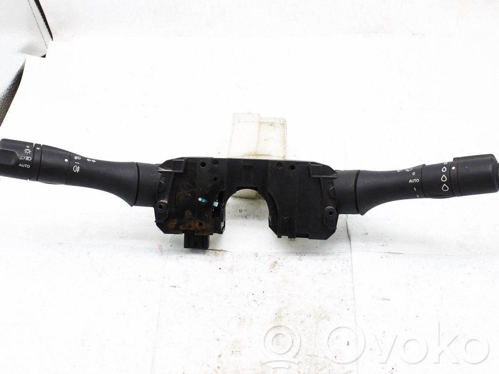 Renault Fluence Wiper turn signal indicator stalk/switch 