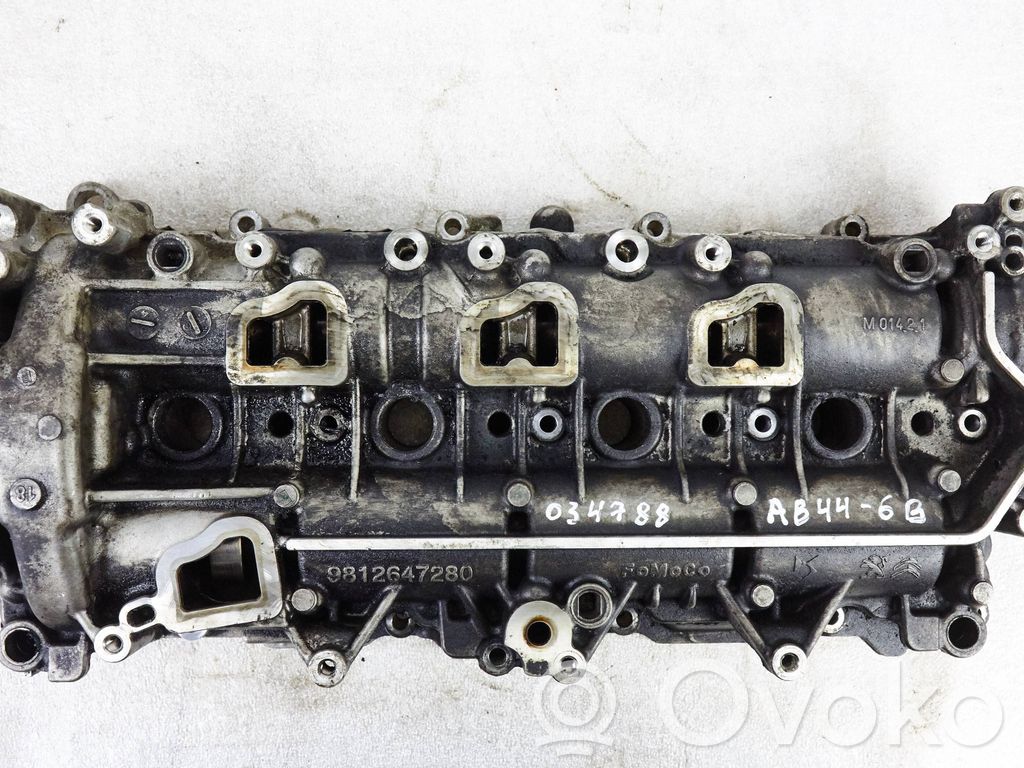Peugeot 3008 II Engine head 