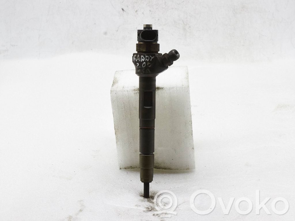 Volkswagen PASSAT B7 Inyector de combustible 