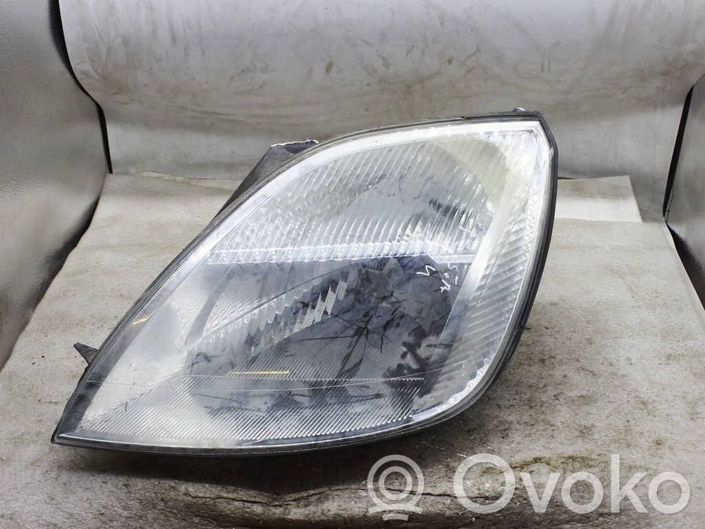 Ford Fiesta Headlight/headlamp 