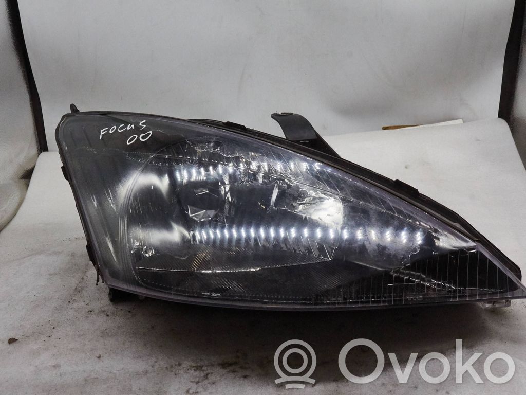 Ford Focus Headlight/headlamp 