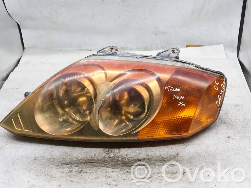 Hyundai Coupe Lampa przednia 
