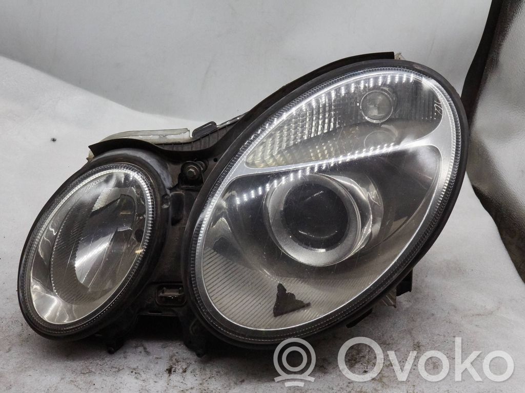 Mercedes-Benz E W211 Lampa przednia 