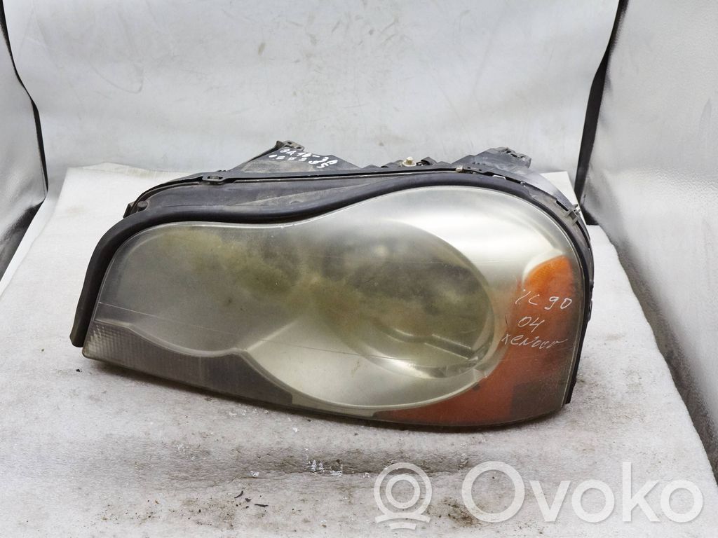 Volvo XC90 Lampa przednia 