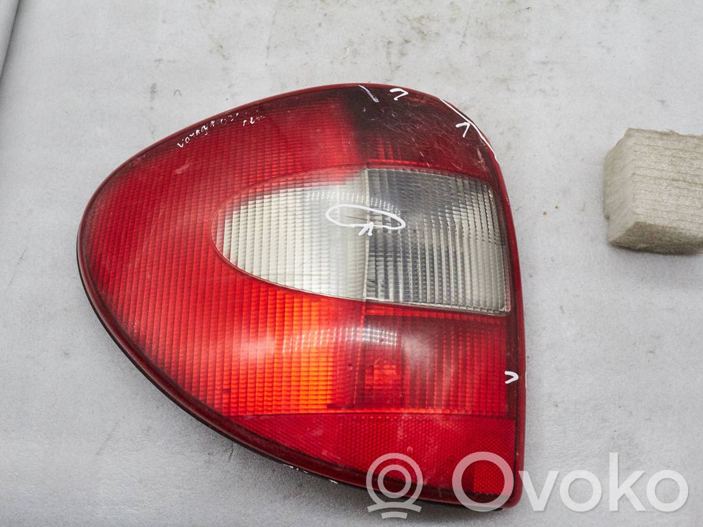 Chrysler Grand Voyager IV Aizmugurējais lukturis virsbūvē 
