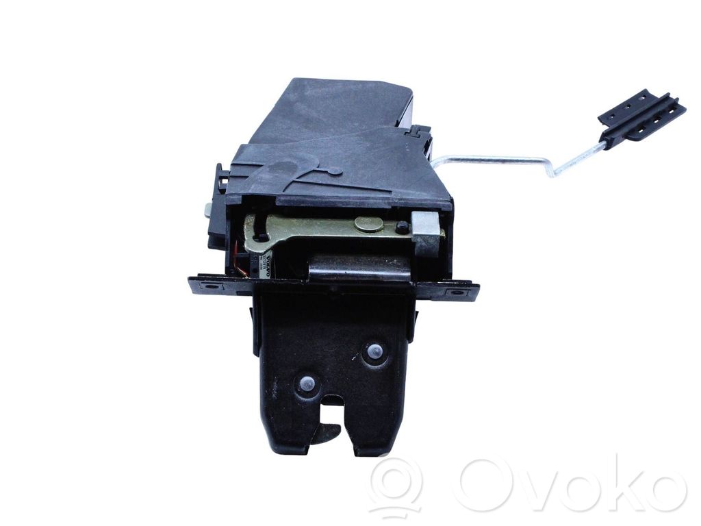 Loading door lock   6846474