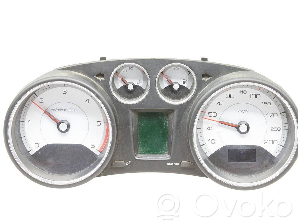 Peugeot 308 Speedometer (instrument cluster) 