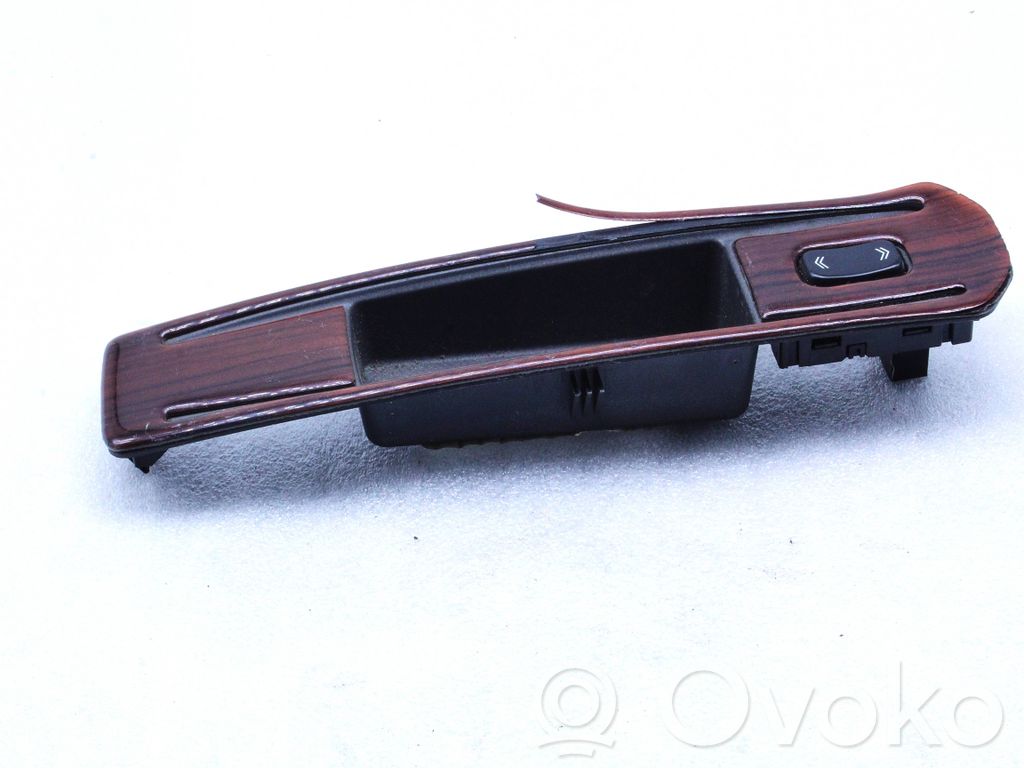 Cadillac CTS Electric window control switch 