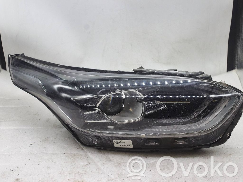 KIA Ceed Headlight/headlamp 
