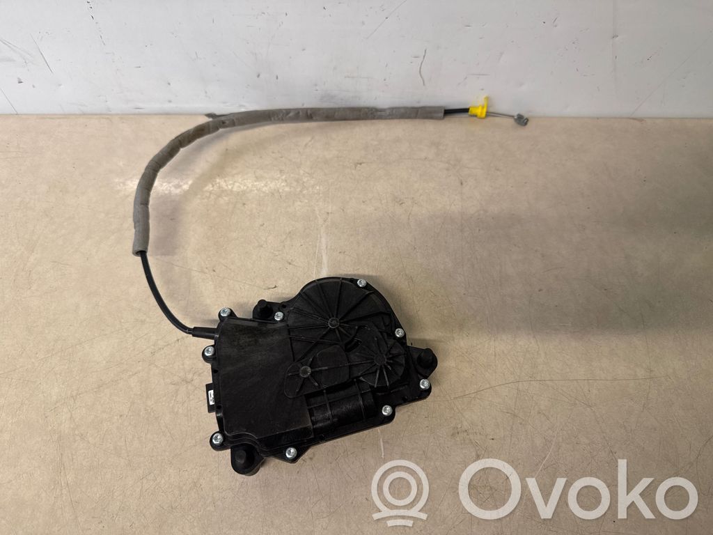 BMW 5 G30 G31 G38 Siłownik elektryczny podnoszenia klapy tylnej / bagażnika 