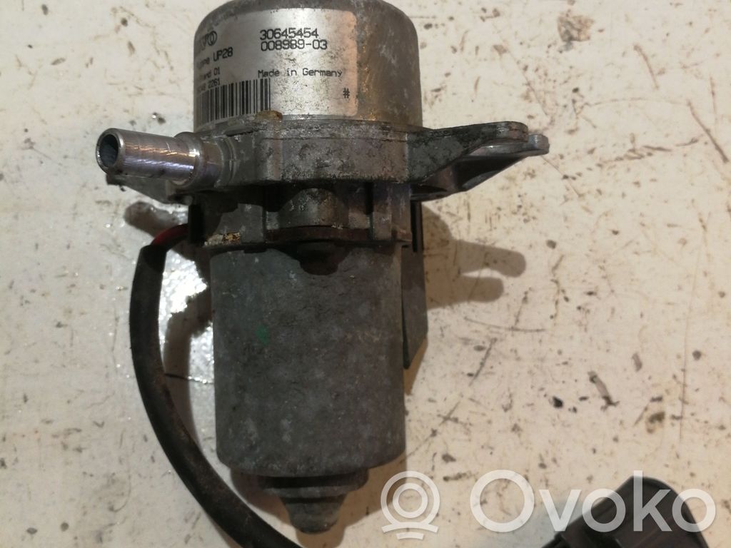 Volvo V70 Vacuum pump 
