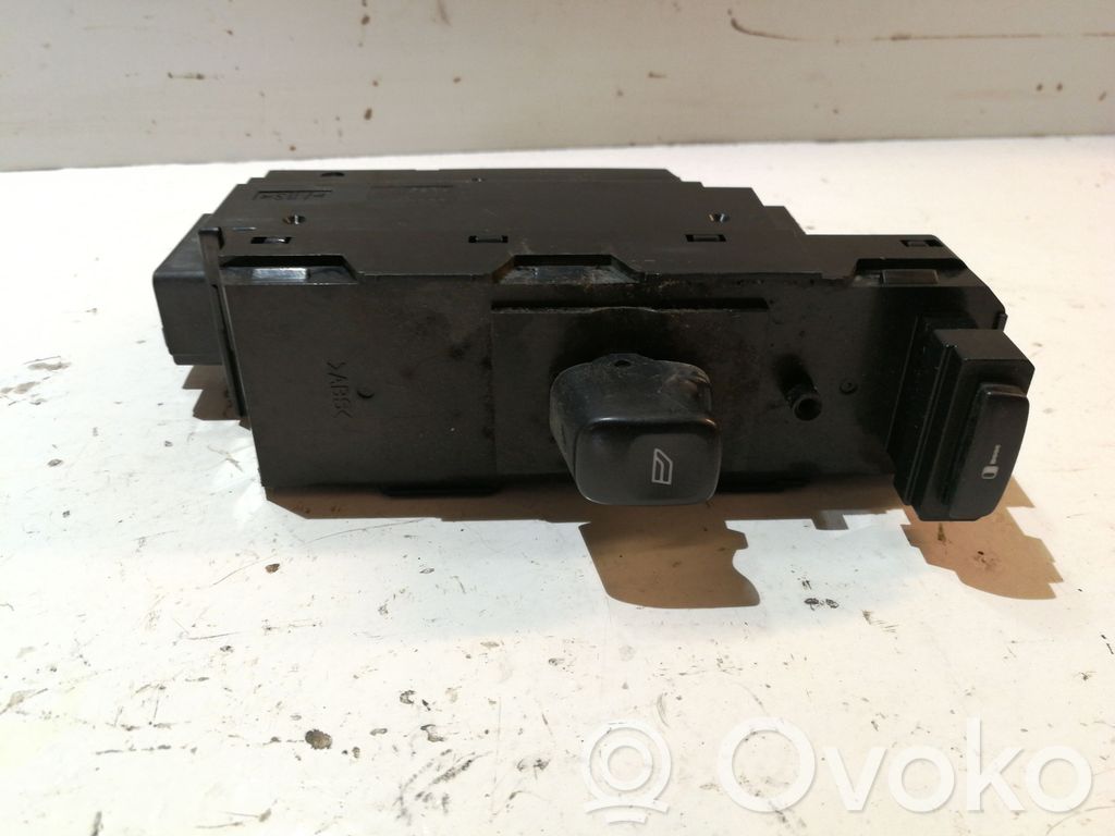 Electric window control switch   30658147