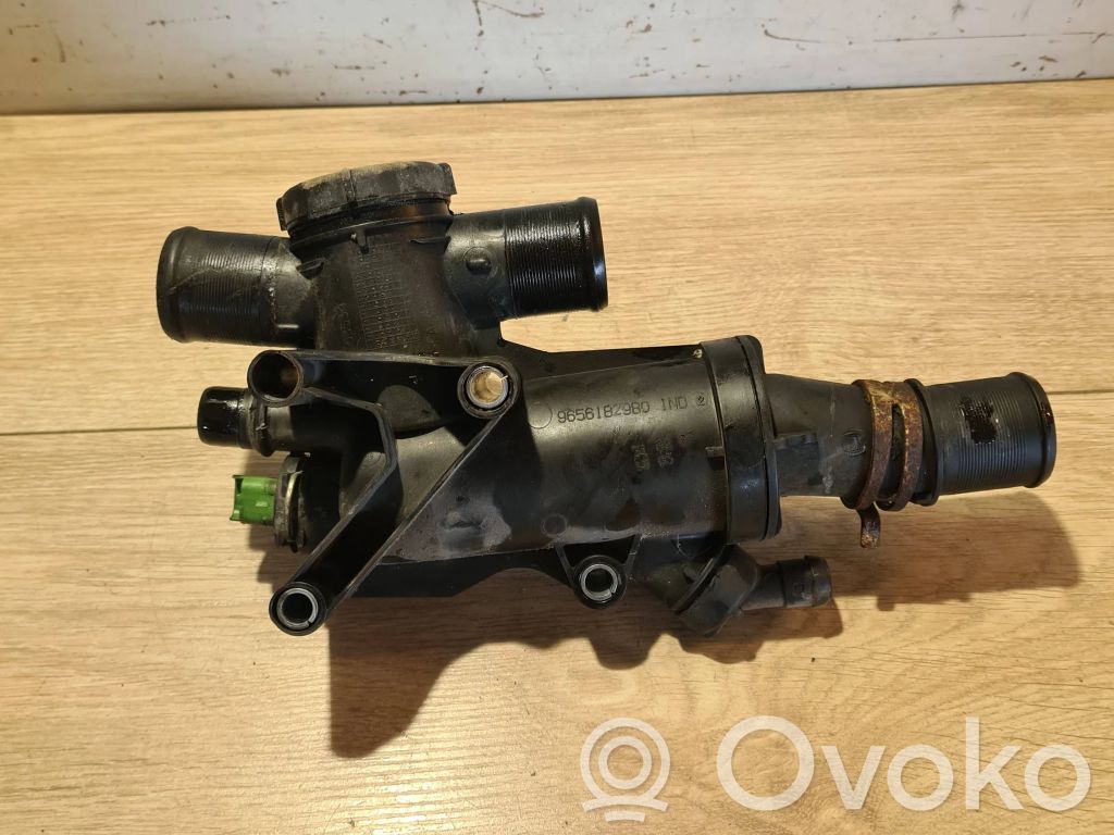 Ford Mondeo MK IV Carcasa del termostato 