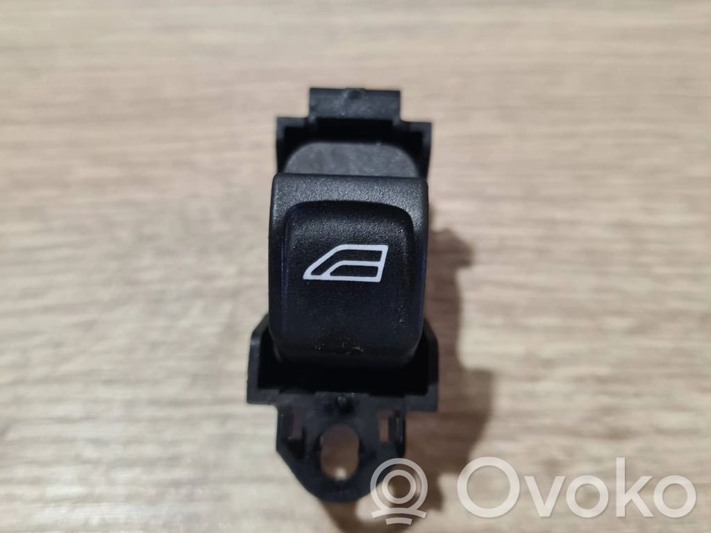 Volvo V70 Electric window control switch 