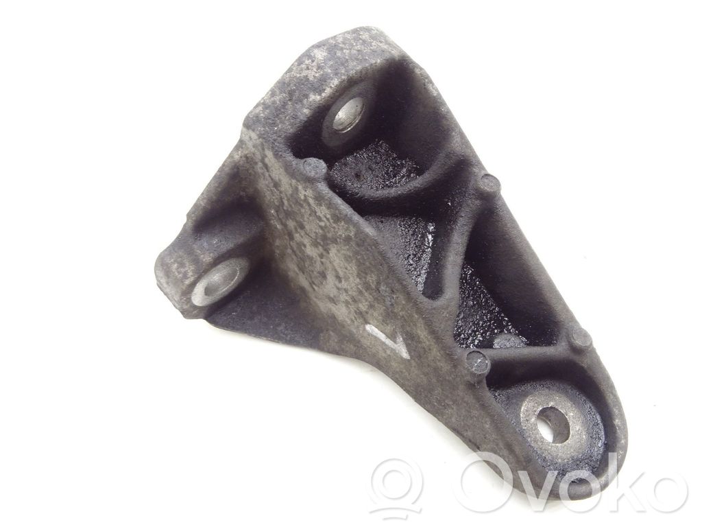 Jaguar XF X250 Engine mounting bracket 