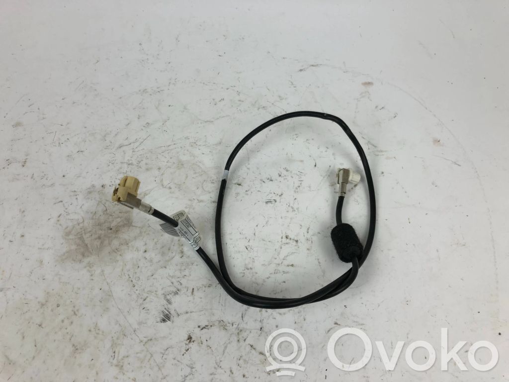 BMW X6 E71 USB socket connector 
