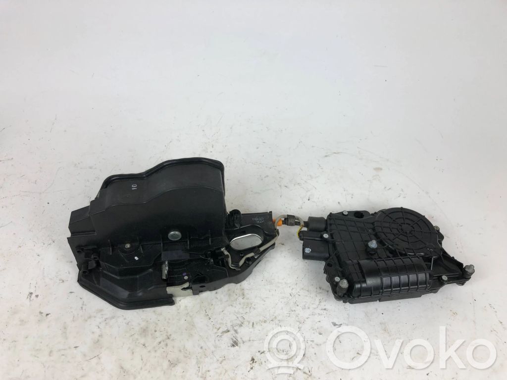BMW X6 E71 Galinių durų pritraukėjas 