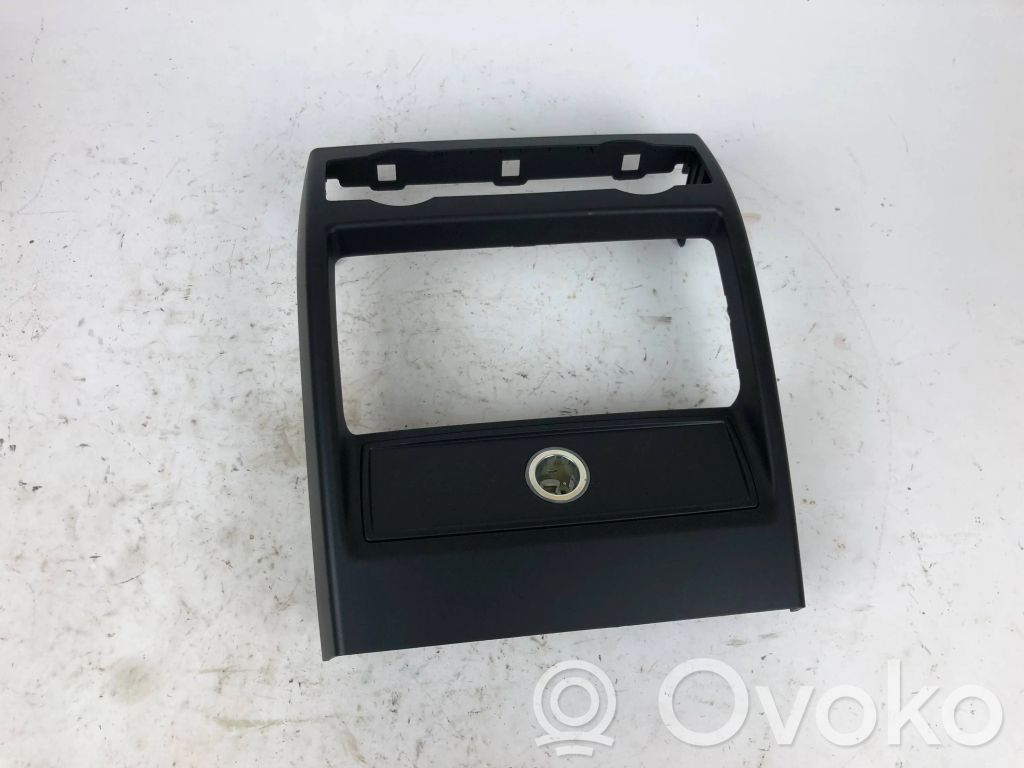 BMW X6 E71 Kita centrinė konsolės (tunelio) detalė 