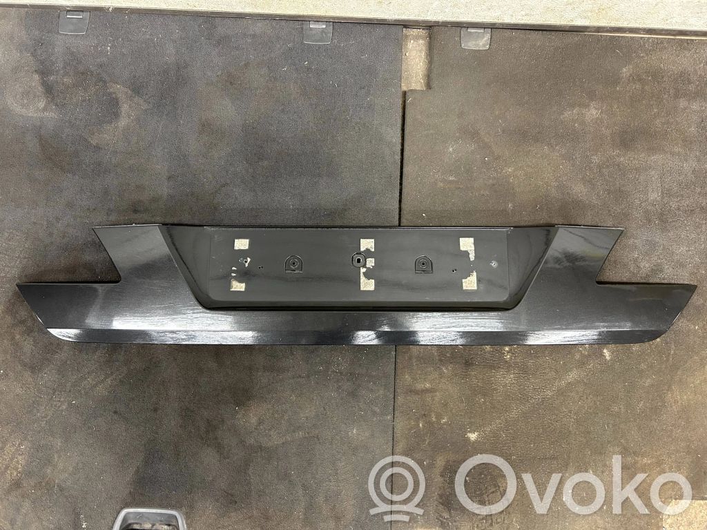 Tailgate trim   7133637,7145994
