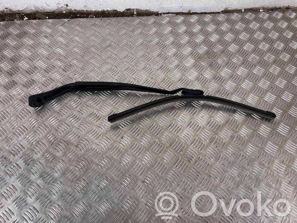 Dodge Durango III Windshield/front glass wiper blade 