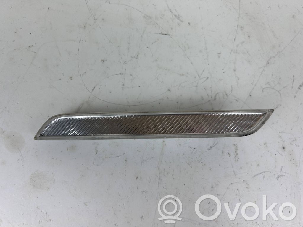 BMW X6 M Front reflector 