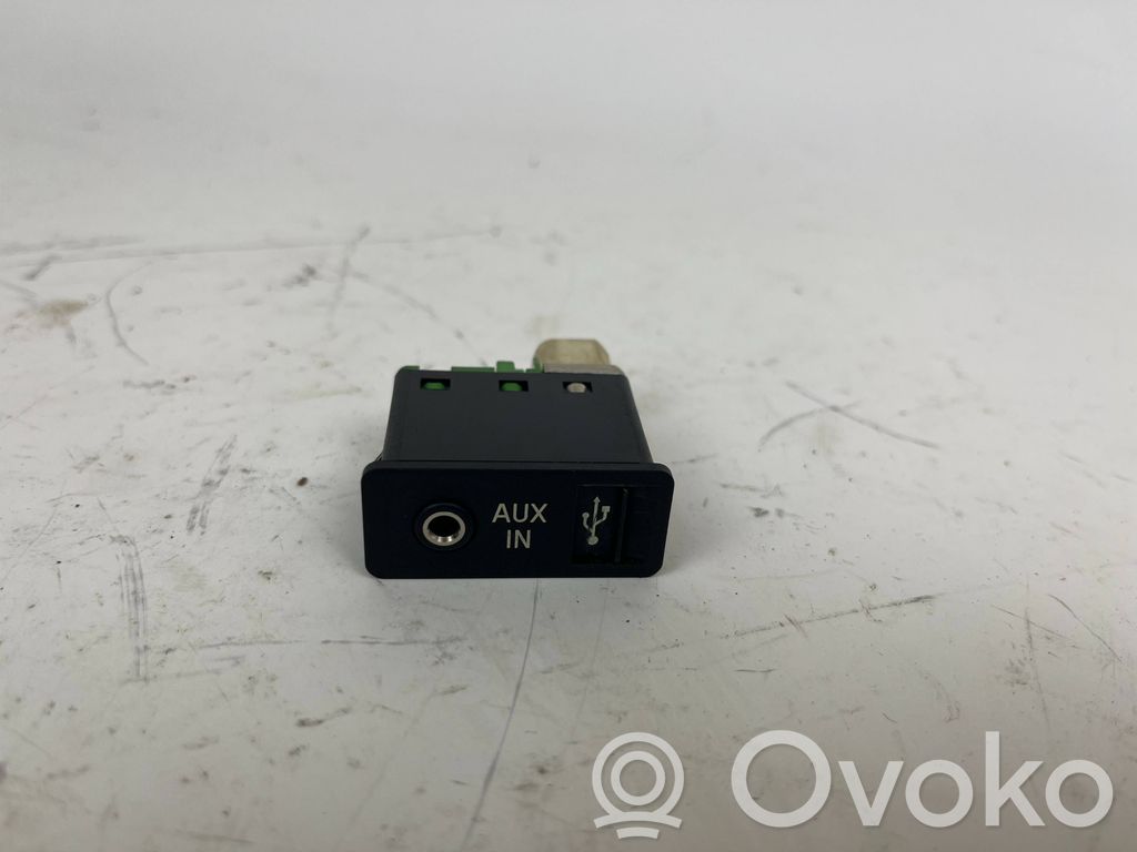 BMW X6 M AUX in-socket connector 