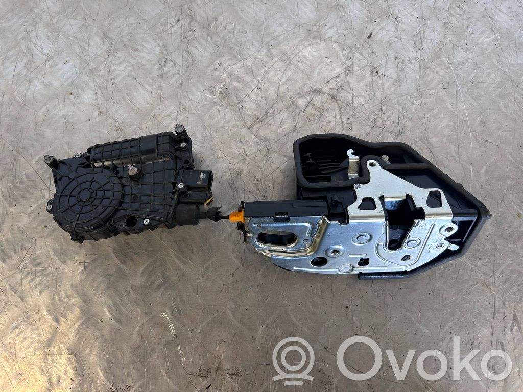 BMW X5M E70 Galinių durų pritraukėjas 